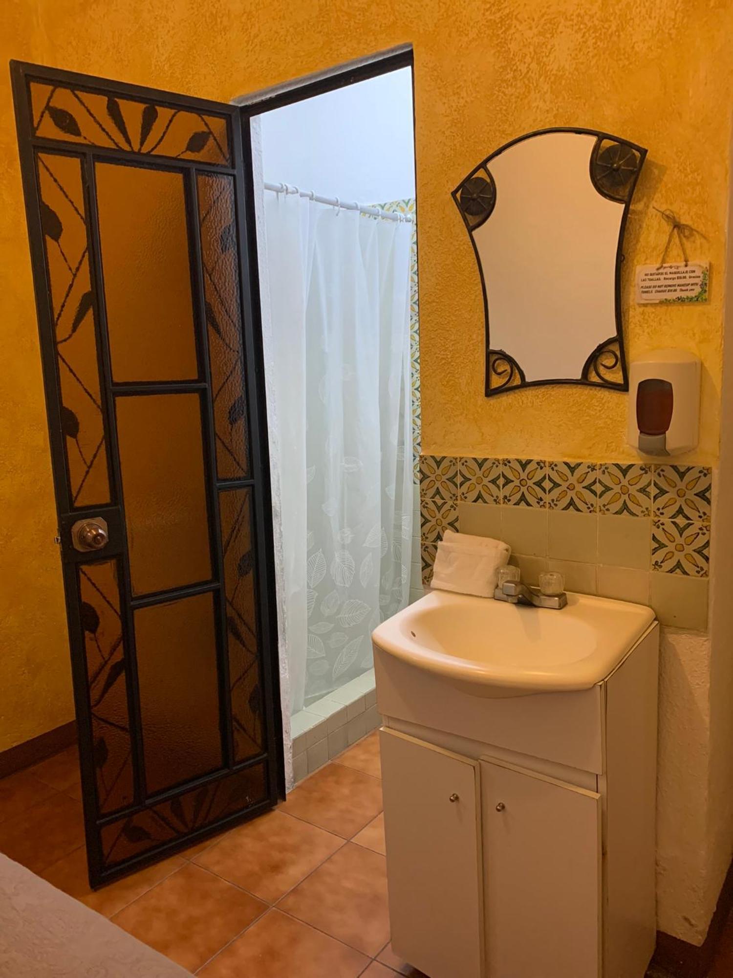 Hotel T Kon T Antigua Bagian luar foto